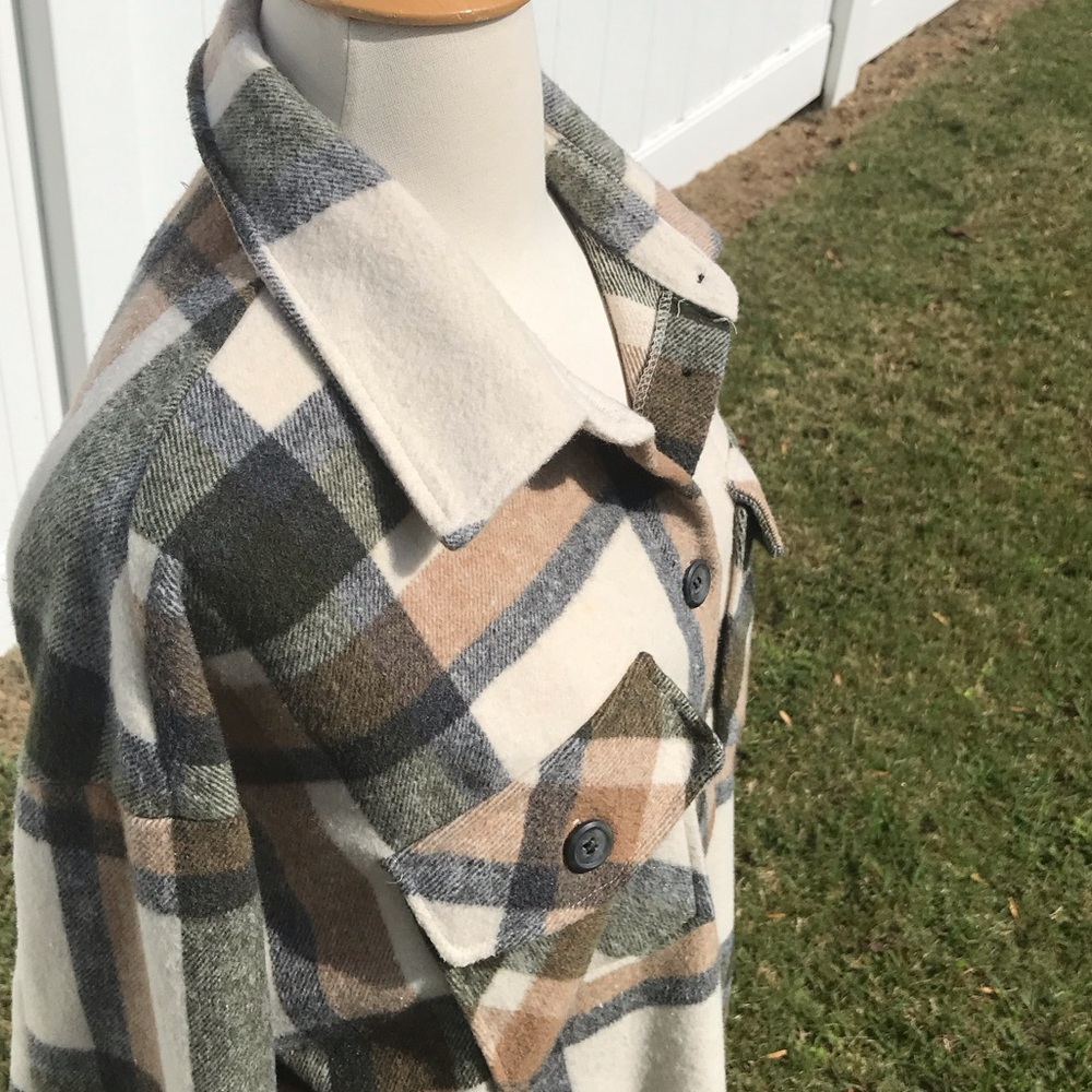 Altar'd State Large Gray Taupe Cream Plaid Shirt Jacket Size Medium - Picture 4 of 16